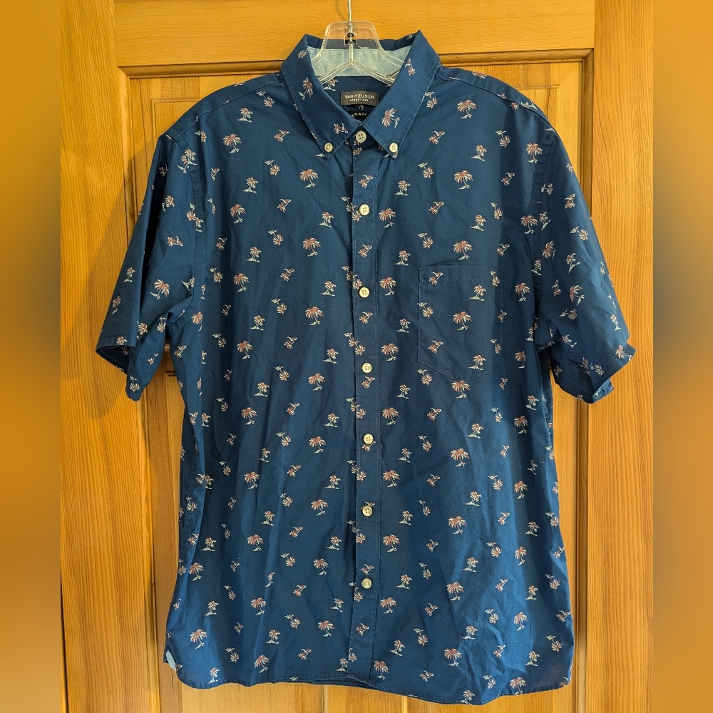 Van Heusen men's button up collared shirt L